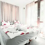Апартаменты 3 Bedroom Beautiful In *