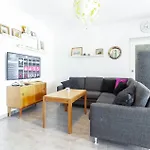 3 Bedroom Beautiful In Апартаменты Торевьиа