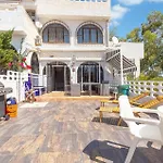 3 Bedroom Beautiful In * Торевьиа